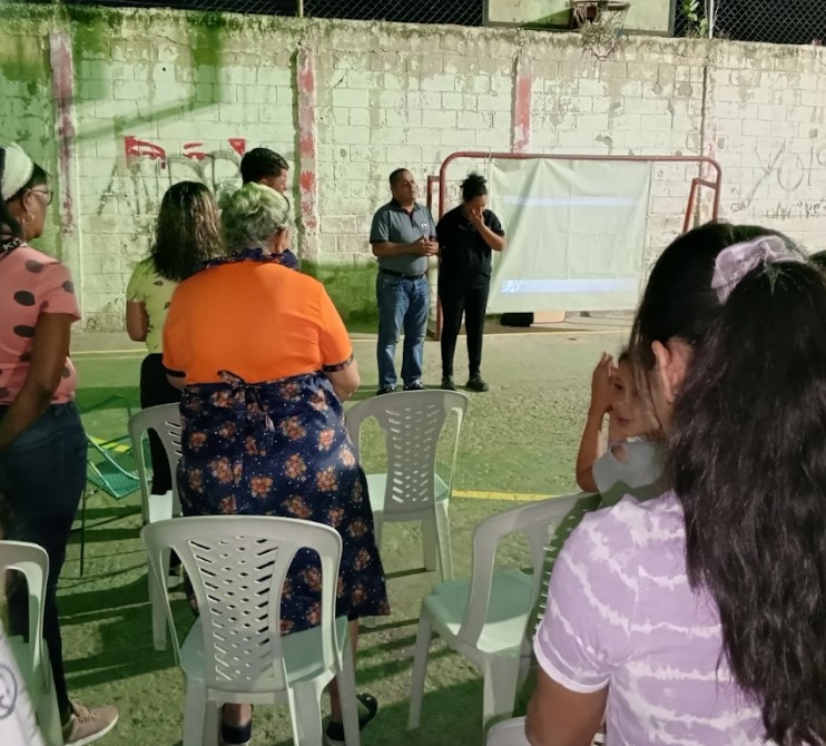 EVANGELISMO A TRAVÉS DE PELÍCULA JESÚS CON LA IGLESIA TIERRA DE GRACIA (Maracay, Edo. Aragua)