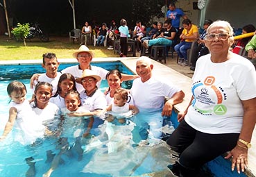 La IDN Santidad a Jehová celebra un maravilloso tiempo de bautizos.