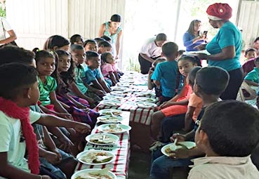 La IDN de Pekín desborda amor y servicio en su Jornada de Compasión de Fin de Año