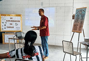 IDN El Limón promueve la sanidad familiar con el taller “Hogares de Esperanza”